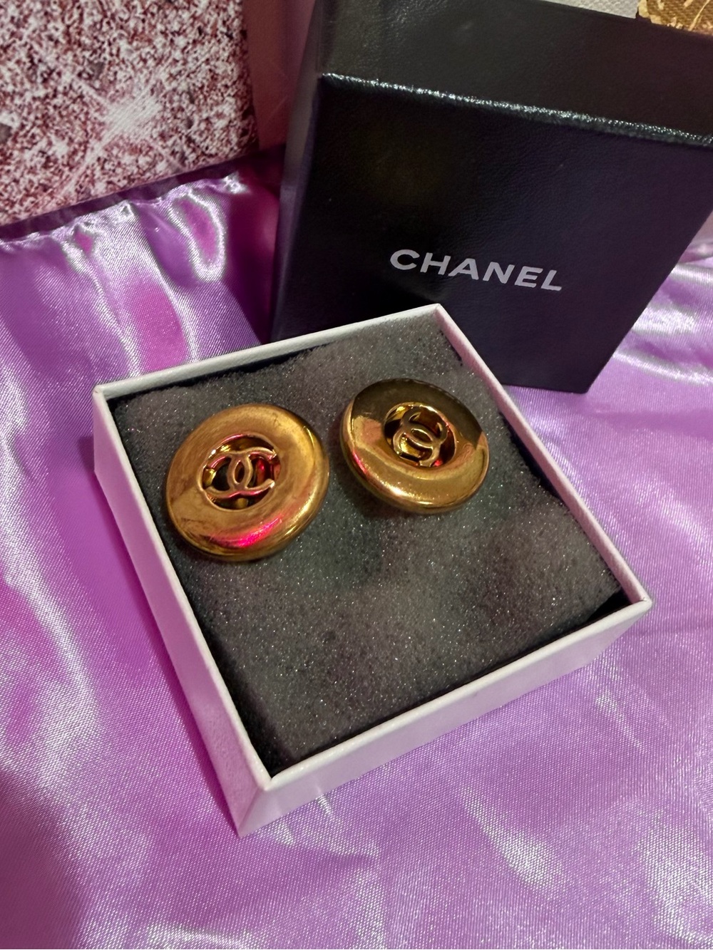 CHANEL Gold Round CC Logo Clip-On Earrings